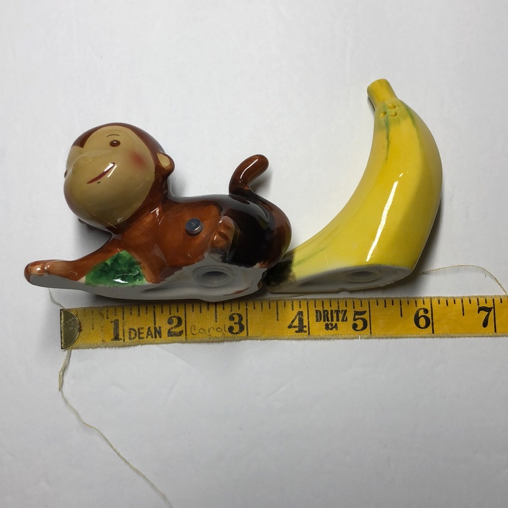 Monkey and Banana Salt & Pepper shaker - Picture 6 of 7